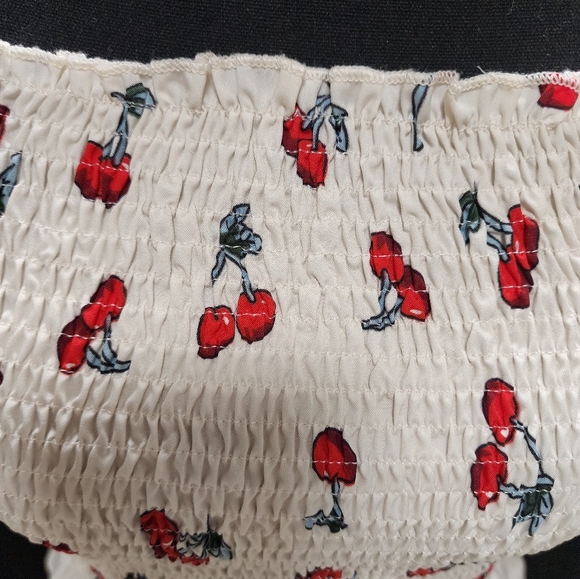 SHEIN Cherry Print Buff Sleeve On Or Off The Shoulder Top With Cherry Earrings - Picture 6 of 13